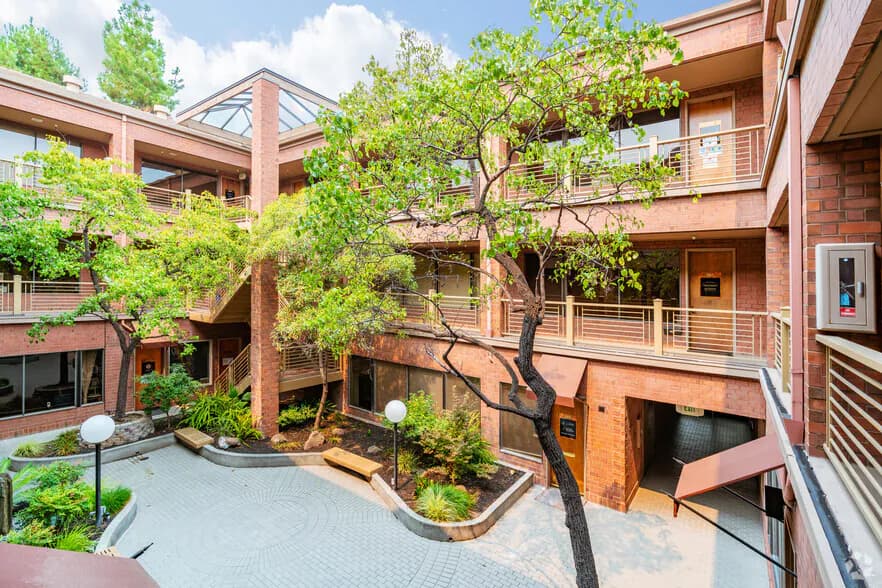 2021 The Alameda, San Jose, CA - Office Courtyard